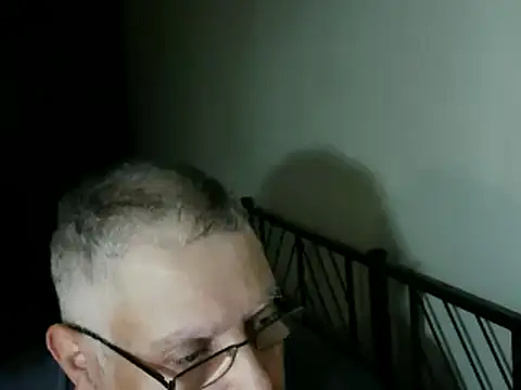 Snapshot of 100Tauros chatting on October 2025 09:33:01 PM 100Tauros online show from October 2025 09:33:01 PM