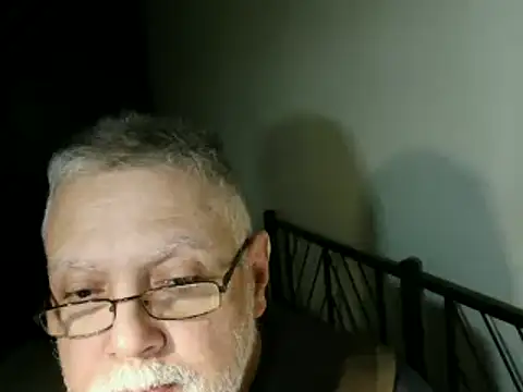 Snapshot of 100Tauros chatting on October 2025 10:23:02 PM 100Tauros online show from October 2025 10:23:02 PM