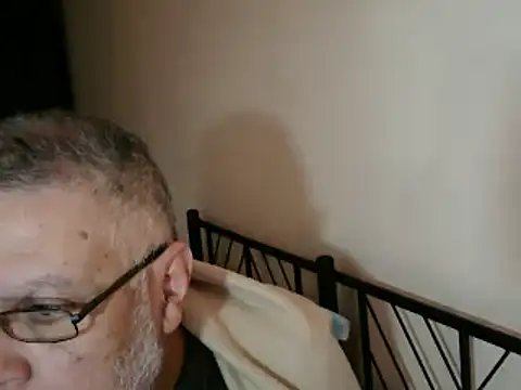 Snapshot of 100Tauros chatting on October 2025 10:38:02 AM 100Tauros online show from October 2025 10:38:02 AM