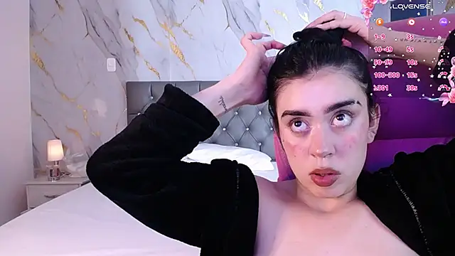 Julieta De Los Angeles online show from February 2025 09:42:01 AM