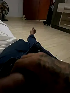 Snapshot of broklinguga chatting on November 2025 11:16:02 PM broklinguga online show from November 2025 11:16:02 PM