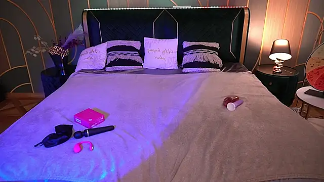 MonAmourrrR online show from October 2025 05:59:02 AM