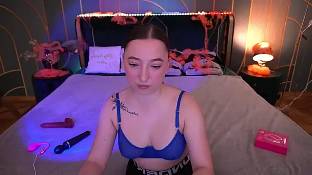 MonAmourrrR online show from October 2025 05:59:01 AM