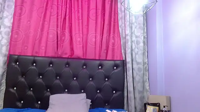 Snapshot of sophia_ny chatting on February 2025 10:37:01 PM sophia ny online show from February 2025 10:37:01 PM