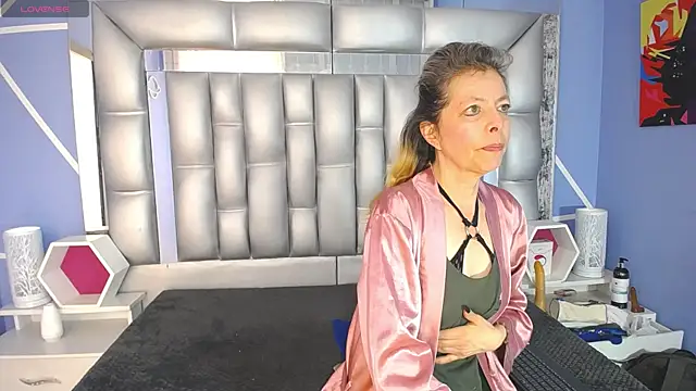 Snapshot of sophia_ny chatting on September 2025 01:44:02 PM sophia ny online show from September 2025 01:44:02 PM