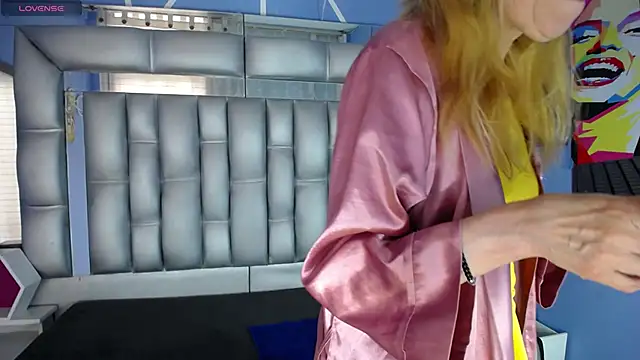 Snapshot of sophia_ny chatting on September 2025 01:44:02 PM sophia ny online show from September 2025 01:44:02 PM