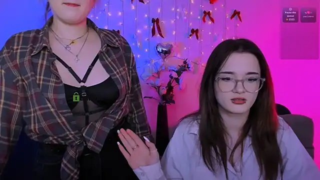 liana kisses online show from April 2026 07:07:02 PM