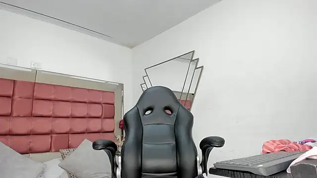 BarbaraKnox  online show from December 2024 12:01:01 PM