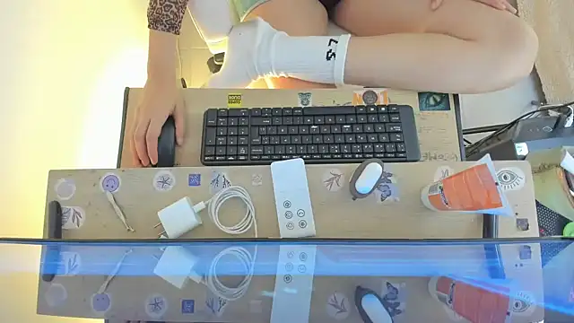 Snapshot of misstoya chatting on December 2024 11:47:01 PM misstoya online show from December 2024 11:47:01 PM