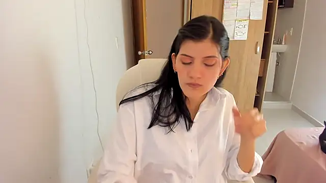 Snapshot of misstoya chatting on January 2025 05:19:01 PM misstoya online show from January 2025 05:19:01 PM