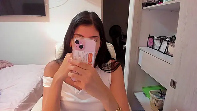 Snapshot of misstoya chatting on October 2025 01:03:01 AM misstoya online show from October 2025 01:03:01 AM