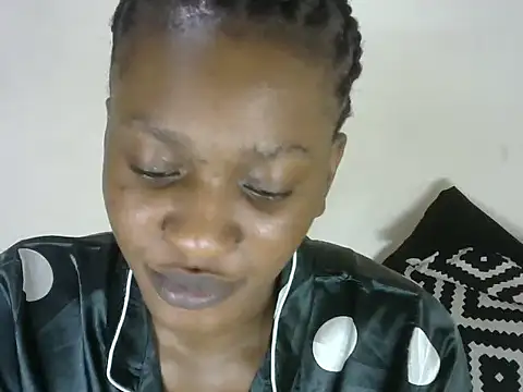 Pretty-emmie online show from March 2025 12:11:02 AM