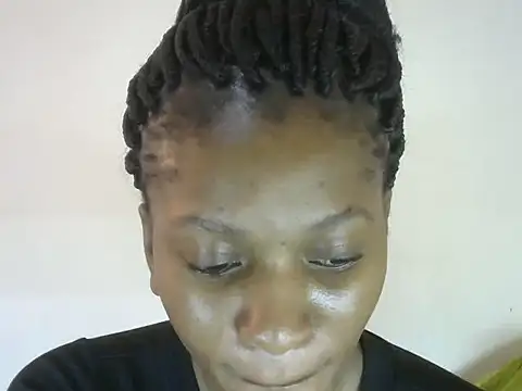 Pretty-emmie online show from September 2025 01:13:01 PM