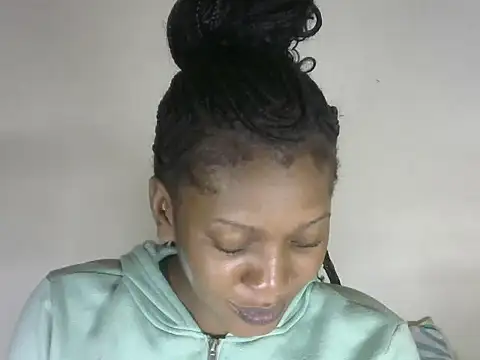 Pretty-emmie online show from October 2025 04:07:02 AM