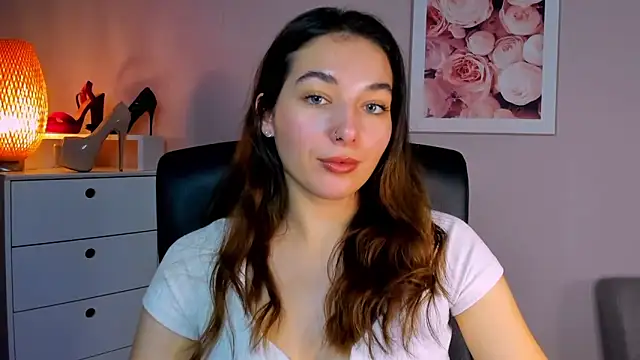 Snapshot of Meagn_Extasy chatting on December 2024 11:24:02 AM Meagn Extasy online show from December 2024 11:24:02 AM