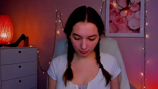 Snapshot of Meagn_Extasy chatting on January 2025 02:32:01 PM Meagn Extasy online show from January 2025 02:32:01 PM