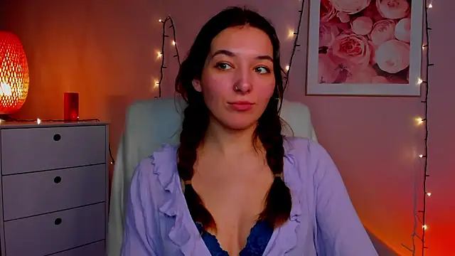 Snapshot of Meagn_Extasy chatting on February 2025 08:31:01 PM Meagn Extasy online show from February 2025 08:31:01 PM