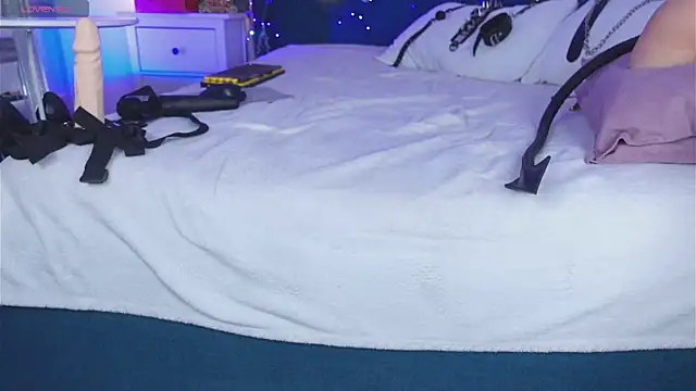 SindelDark online show from December 2024 05:03:01 PM