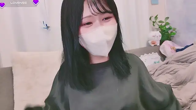 Snapshot of Conatsu chatting on December 2024 01:31:02 PM Conatsu online show from December 2024 01:31:02 PM