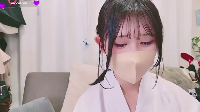 Snapshot of Conatsu chatting on December 2024 01:08:02 PM Conatsu online show from December 2024 01:08:02 PM