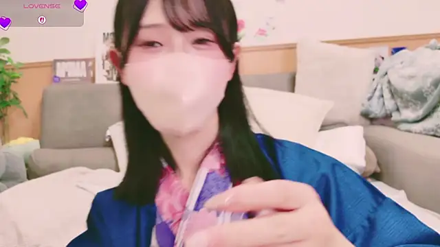 Snapshot of Conatsu chatting on September 2025 12:04:02 PM Conatsu online show from September 2025 12:04:02 PM