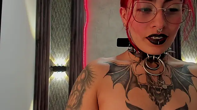 selene red  online show from January 2025 08:43:01 PM