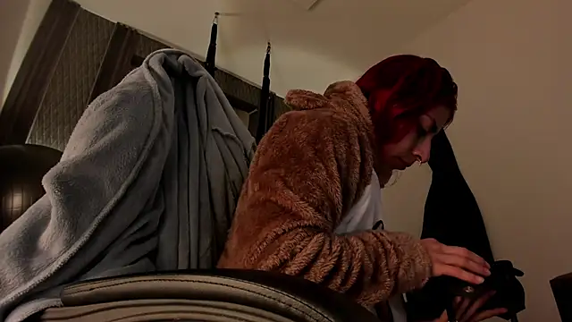 selene red  online show from October 2025 02:38:02 PM