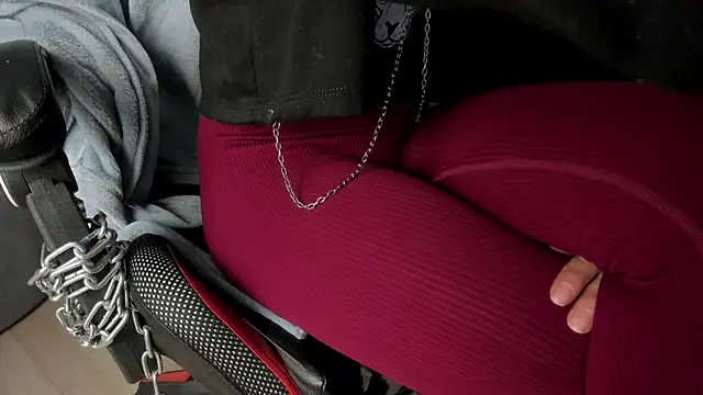 selene red  online show from October 2025 01:45:02 PM