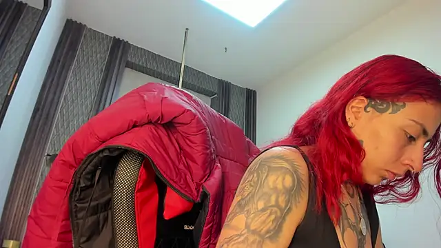Snapshot of selene_red_ chatting on June 2026 02:45:02 AM selene red online show from June 2026 02:45:02 AM