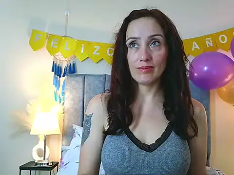 IberianMoonMK online show from February 2026 05:41:01 PM