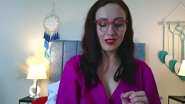 IberianMoonMK online show from February 2026 06:01:01 PM