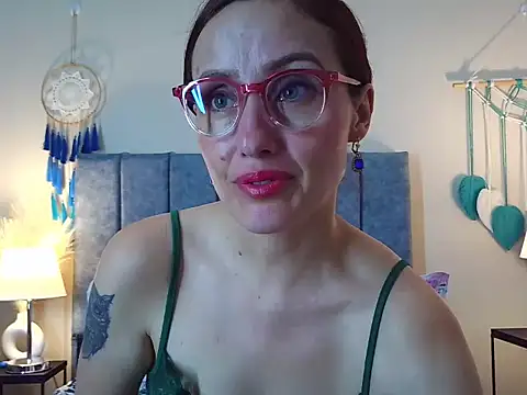 IberianMoonMK online show from February 2026 06:00:02 PM