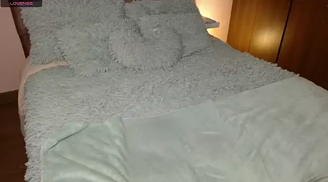 Roussmariehenao online show from January 2025 06:17:01 AM