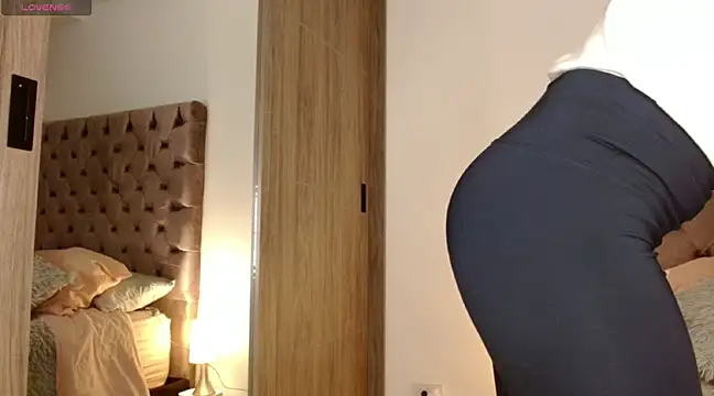 Roussmariehenao online show from March 2025 03:32:02 AM