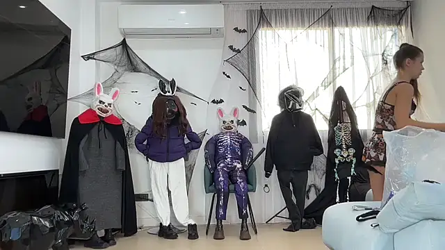 Snapshot of Mika_Miller chatting on October 2025 04:30:02 PM Mika Miller online show from October 2025 04:30:02 PM