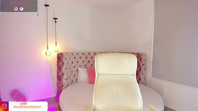 madisson davon online show from October 2025 08:06:02 PM