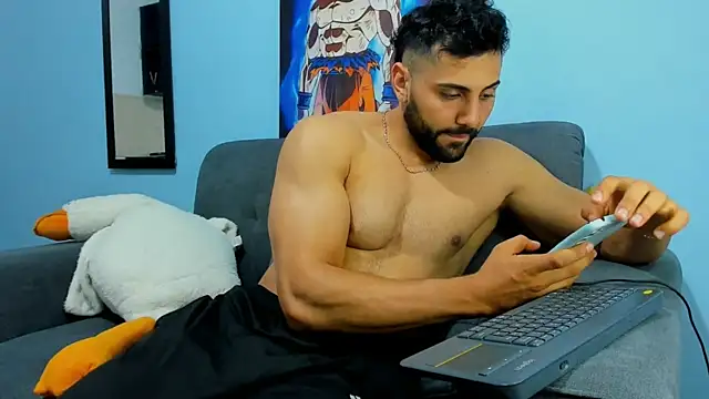 Snapshot of ETHAN_ROX chatting on December 2024 01:17:02 PM ETHAN ROX online show from December 2024 01:17:02 PM
