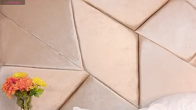 Camille Torres online show from October 2025 02:14:01 PM