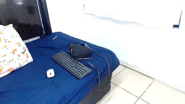 xlover35 online show from December 2024 01:38:02 PM