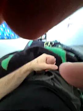 hungandnerdy420 online show from February 2026 07:35:01 PM