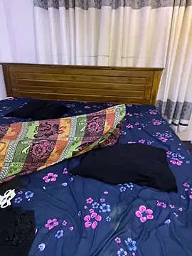 NOORA-GIRL online show from December 2025 12:19:02 AM