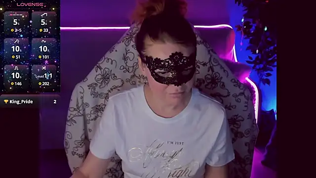 Sexy-Housewife online show from January 2025 04:14:02 PM