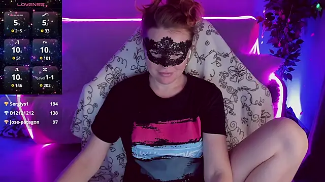 Sexy-Housewife online show from January 2025 01:08:01 AM