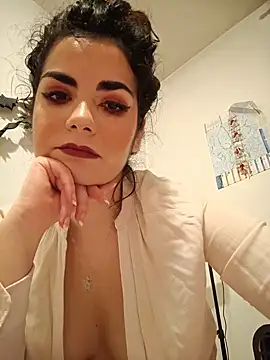 Saturnia Yvonne online show from February 2025 06:31:02 PM