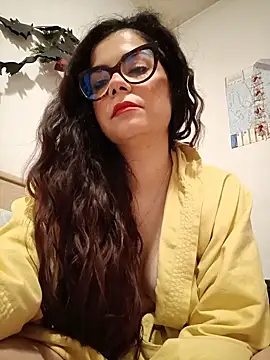 Saturnia Yvonne online show from March 2025 11:39:01 PM