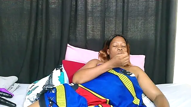 DIRTYTALKINQUEEN online show from January 2025 04:39:01 PM