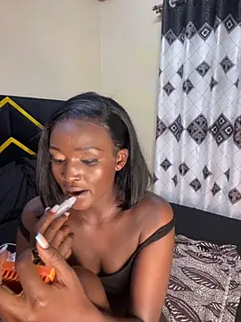 Snapshot of Curvixx chatting on December 2024 10:48:01 PM Curvixx online show from December 2024 10:48:01 PM