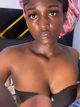 Snapshot of Curvixx chatting on March 2025 04:01:01 AM Curvixx online show from March 2025 04:01:01 AM