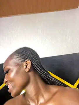 Snapshot of Curvixx chatting on October 2025 06:45:01 AM Curvixx online show from October 2025 06:45:01 AM