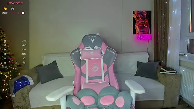 Snapshot of My_Emmy chatting on December 2024 10:17:01 AM My Emmy online show from December 2024 10:17:01 AM